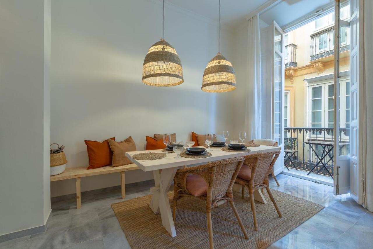 Puerta De Larios: Central Three-Bedroom Apartment With Balconies And Patio مالقة المظهر الخارجي الصورة