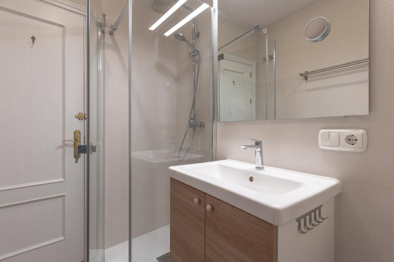 Puerta De Larios: Central Three-Bedroom Apartment With Balconies And Patio مالقة المظهر الخارجي الصورة