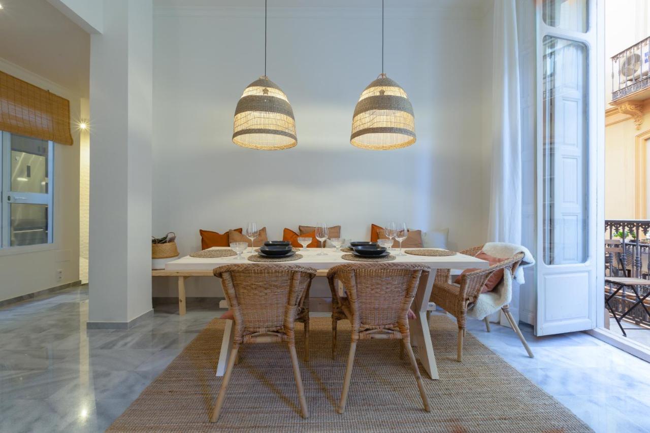 Puerta De Larios: Central Three-Bedroom Apartment With Balconies And Patio مالقة المظهر الخارجي الصورة